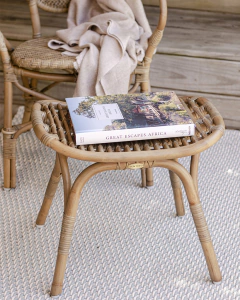 BANQUETA DE RATTAN GRIS