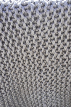 THROW TEJIDO A MANO ACRILICO CHECK KNIT GRIS