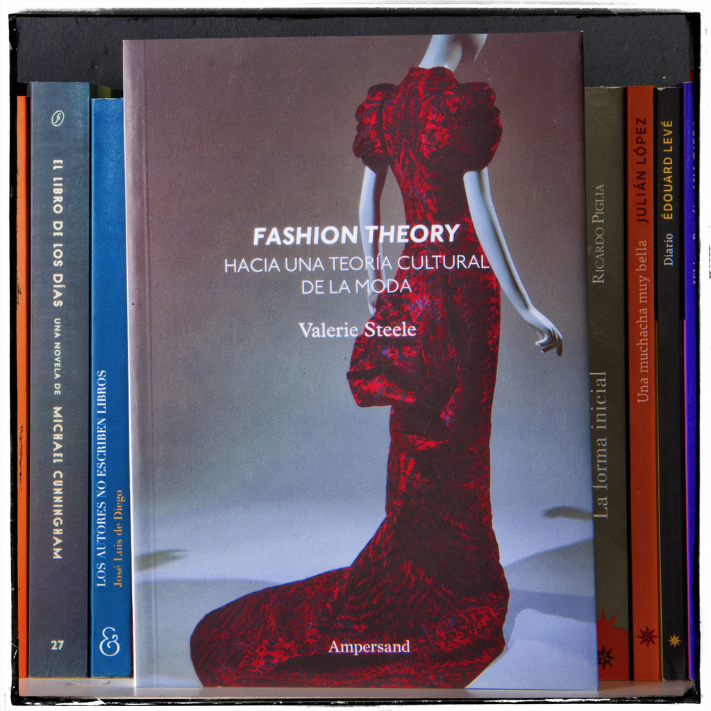 FASHION THEORY. Valerie Steele Comprar en Eriza