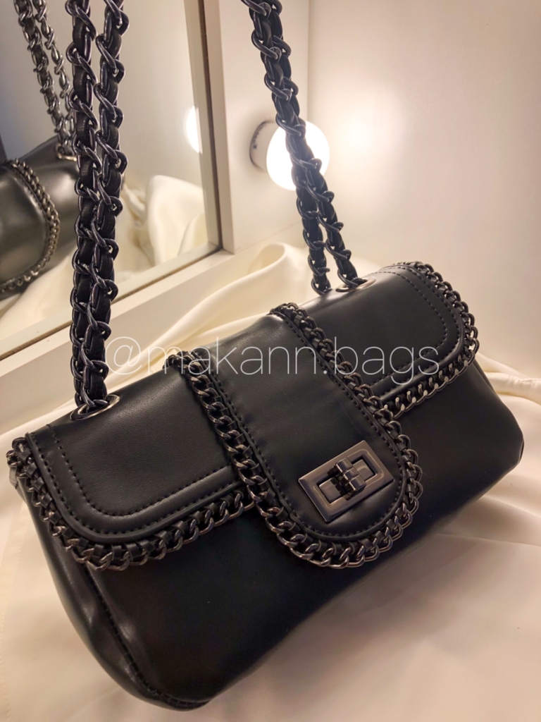 black valentino bolsa with silver chain