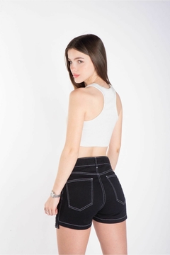 SHORT CARGO NEGRO CON COSTURA BLANCA - ART 057-37 - Lavora