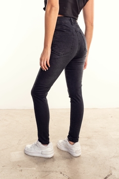 Imagen de SKINNY DALLAS BLACK STONE - ART 041-28