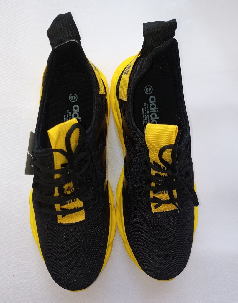 adidas yeezy maverick existe