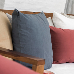 Almohadones de Tussor Azul