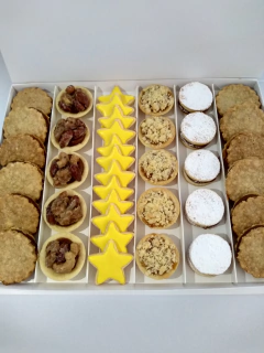 Caja alfajores y masitas secas