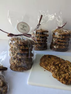 GALLETAS DE AVENA, NUECES Y PASAS - Cakes & More