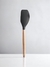 Espátula Redondeada de Goma con Mango de Bamboo Color Negro - comprar online