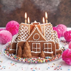 Forma De Bolo Nordic Ware Gingerbread House na internet