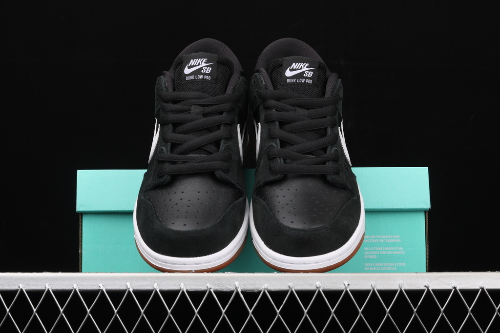 nike sb zoom dunk low pro black gum