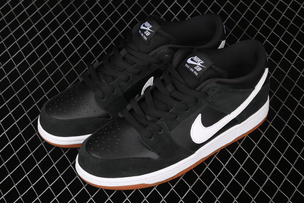 nike sb zoom dunk low pro black gum