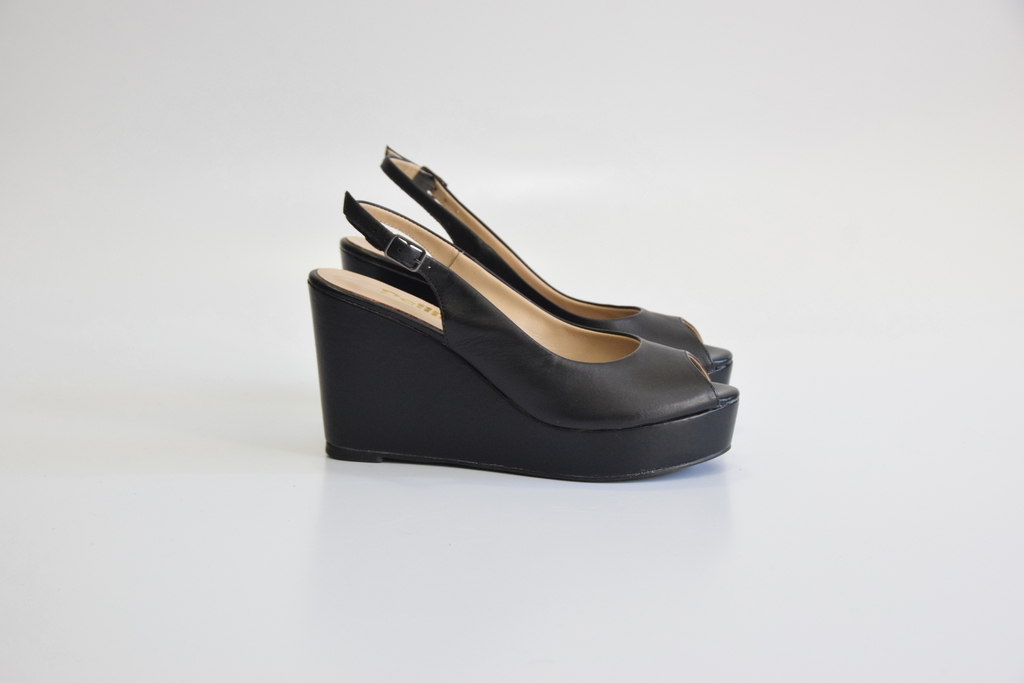 sandalia plataforma 36 no Ficou Pequeno - Desapegos de Sapatos quase novos  ou nunca usados para bebês, crianças e mamães. 766318