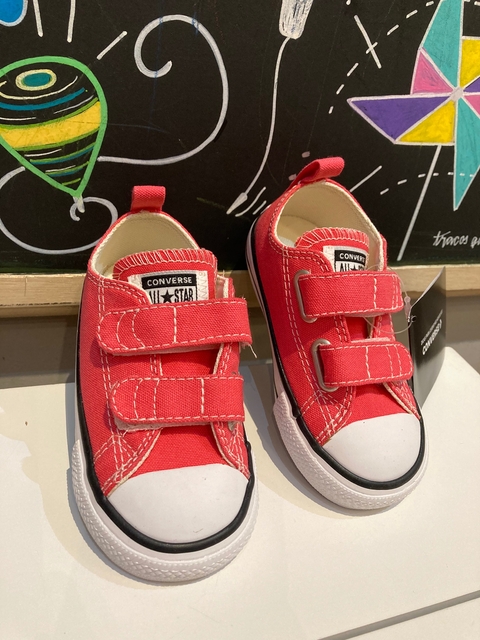 All Star Cano Alto Preto e Vermelho CK10590001