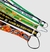 canecas-de-alumínio-personalizadas-com-cordão-tirantes-colorido