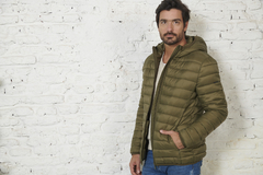 Campera inflada con capucha en internet