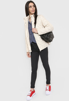 Campera combinada en tela matelasseada y lisa en internet