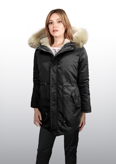 Parka con ajuste en la cintura y capucha con piel desmontable