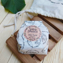 Jabón vegetal MANZANA Y FLORES BLANCAS “línea esencial” Sentida Botánica x 100 gramos