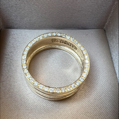 Par Aliança de Ouro Com Diamantes em 2 Linhas