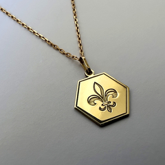 Cordão Colmeia Medalha Flor de Lis em Ouro