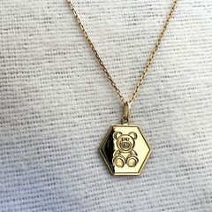Cordão Colmeia Medalha Urso Teddy em Ouro
