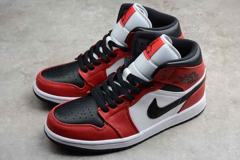 air jordan 1 mid chicago black toe nike