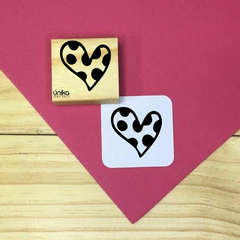 CARIMBO CORAÇÃO COM BOLINHAS 2X2 CM A55
