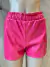 Short eco cuero frunce