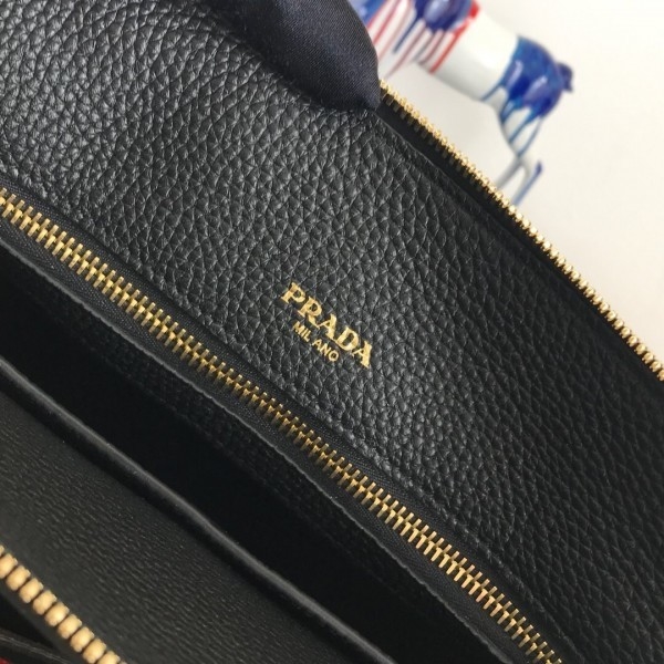 prada bolsa with thick strap