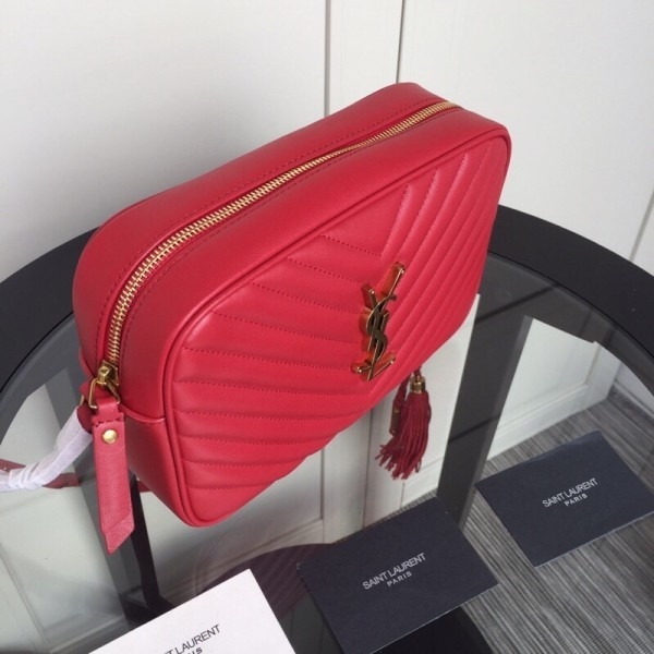 ysl mini lou camera bolsa outfit