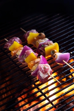 ASADOR PAMPERO - KAMADO ARGENTINO (ideal 3 - 5 personas)