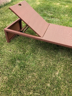 REPOSERA RATTAN DE PVC SINTÉTICO CON PATAS FIJAS - comprar online