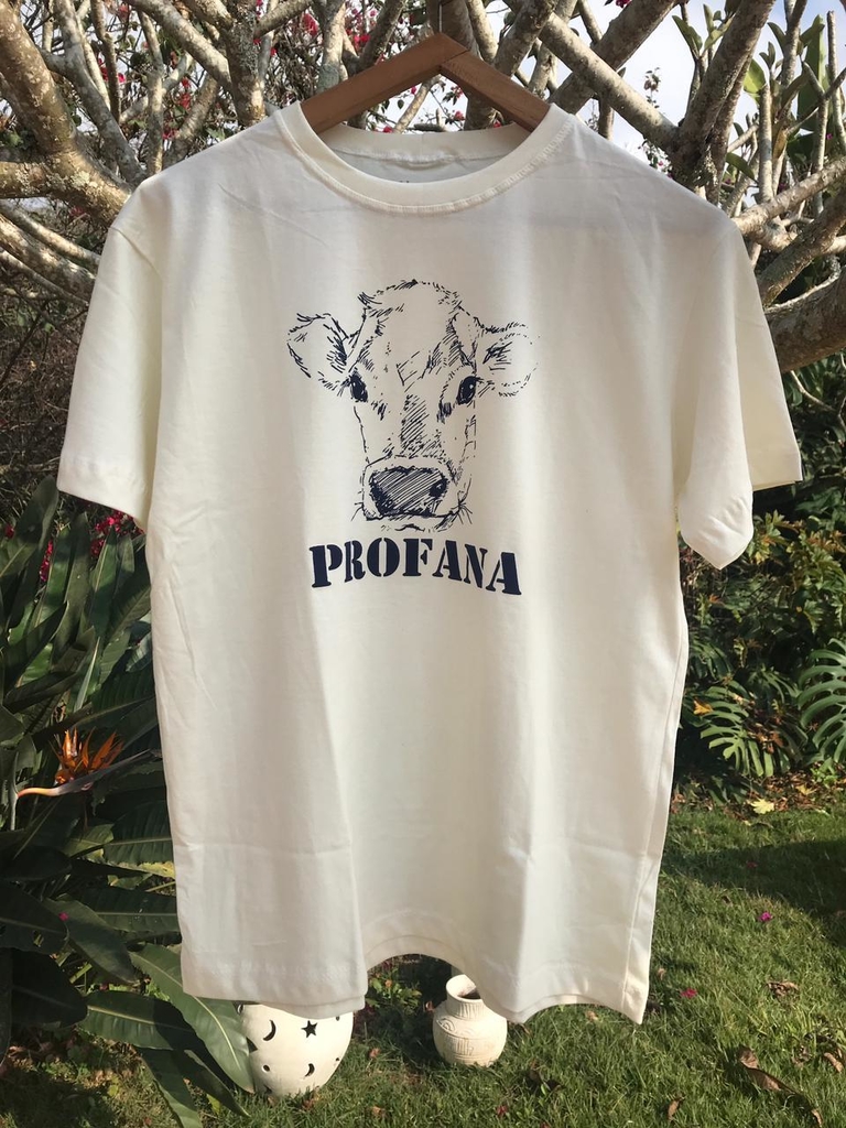 camiseta com estampa de vaca