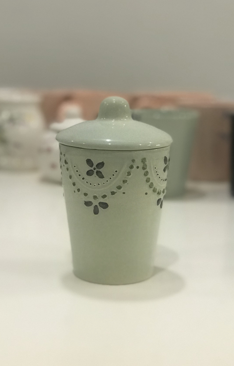 Azucarera cónica en cerámica labrada