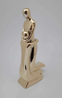 Escultura casal dourado porcelana - BazarSP