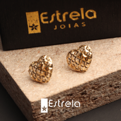 Par de brincos coração trabalhado ouro18k/750