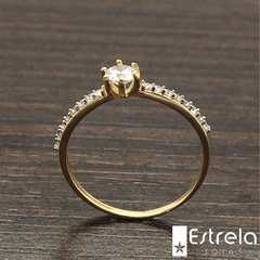 Anel solitário ouro 18k750