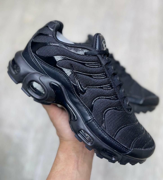 Tênis Masculino Nike Air Max Plus Preto Inteiro