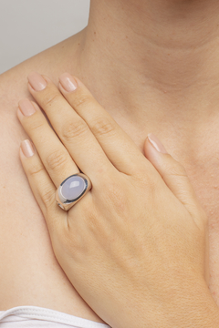 Anel Sabará em Prata 925, Calcedônia e detalhes em Ouro Rosé 18K, Diamante e Topázio Pink. - comprar online