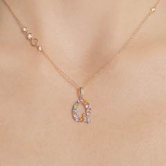 Pingente Letra Q em Ouro Rosé 18K e Gemas Preciosas - comprar online