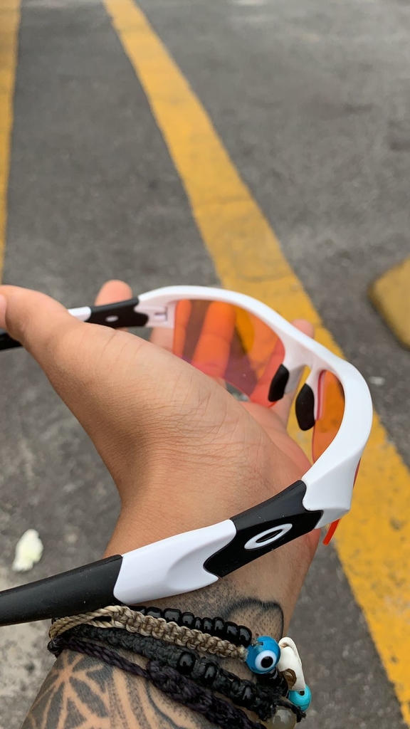 FLAK 1.0 BRANCA E PRETA LENTES PRIZM 