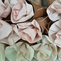 Conos de flores de lienzo en internet