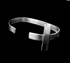 Pulsera Cruz en internet