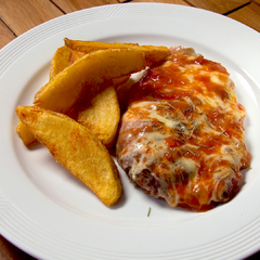 SUPREMA DE POLLO NAPOLITANA (jamon, queso& fileto)