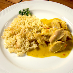 POLLO AL CURRY (pechuga de pollo en fricasse)
