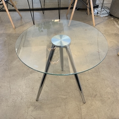 Mesa "Tripodi" Cromo en internet