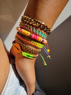 Mix multicolor e douradas