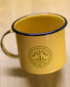 Caneca Marrom Passe um Café na internet