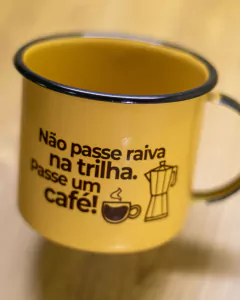 Caneca Marrom Passe um Café