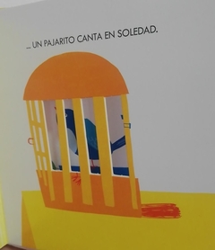 Fuera del Huevo Hay... - Faro de Papel