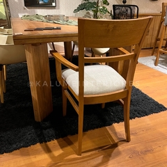 SILLA CRETA CON BRAZO - Kalume Interiores